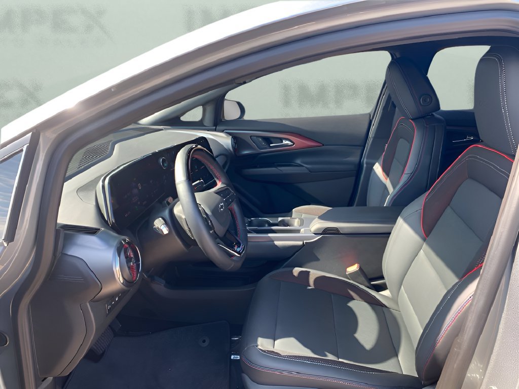 Used 2024 Chevrolet Equinox EV RS FWD image 25