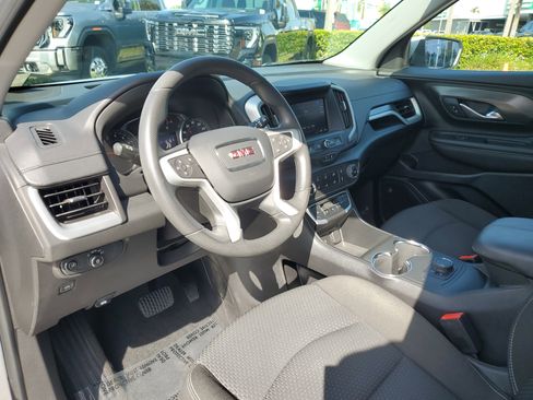 Used 2022 GMC Terrain SLE image 9