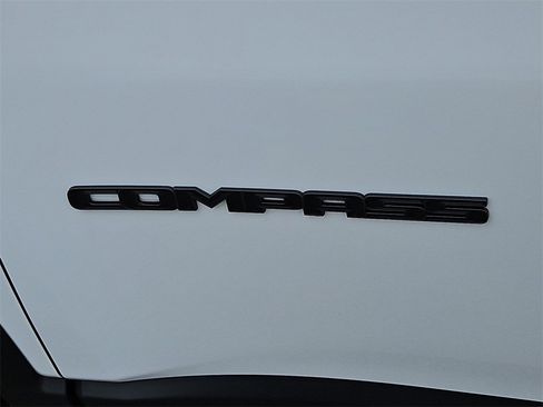 New 2026 Jeep Compass Latitude image 14