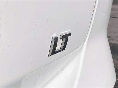 Used 2018 Chevrolet Equinox LT FWD image 8