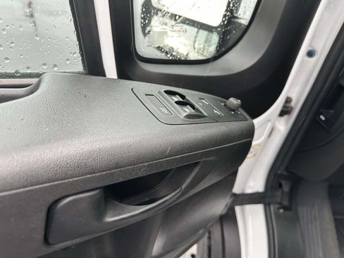 Used 2025 RAM ProMaster 2500 w/ Convenience Group FWD image 13