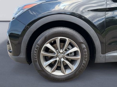 Used 2017 Hyundai Santa Fe Limited AWD/4WD image 9