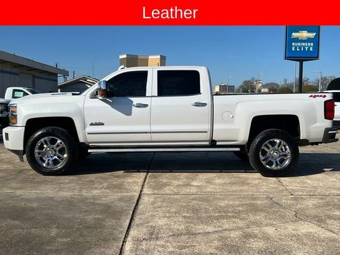 Used 2019 Chevrolet Silverado 2500 High Country w/ Duramax Plus Package image 4