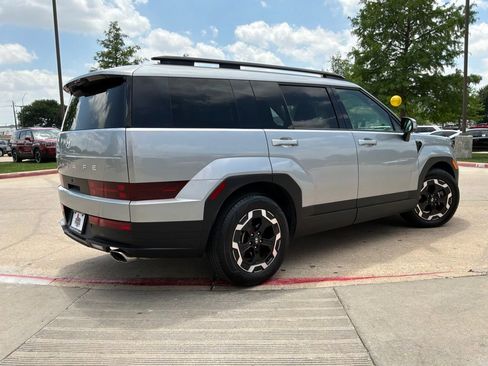 Used 2025 Hyundai Santa Fe SEL FWD image 6