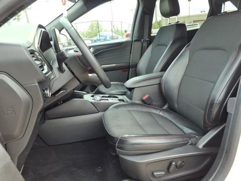 Certified 2023 Ford Escape ST-Line Select w/ Tech Pack #1 AWD/4WD image 3