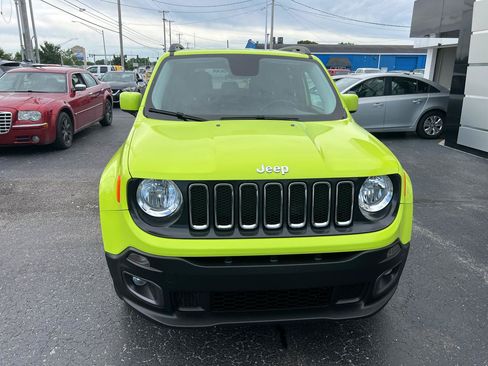 Used 2017 Jeep Renegade Latitude w/ Cold Weather Group AWD/4WD image 10