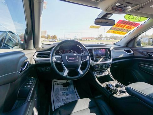 Used 2023 GMC Acadia SLT w/ Elevation Edition image 15