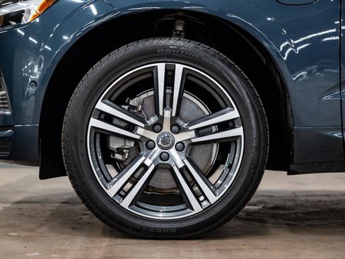 Used 2019 Volvo XC60 T8 Momentum w/ Advanced Package AWD/4WD image 24