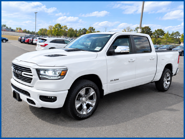 Used 2024 RAM 1500 Laramie AWD/4WD image 1