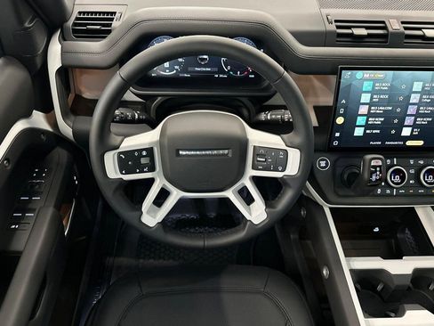 New 2026 Land Rover Defender 110 X-Dynamic SE AWD/4WD image 15