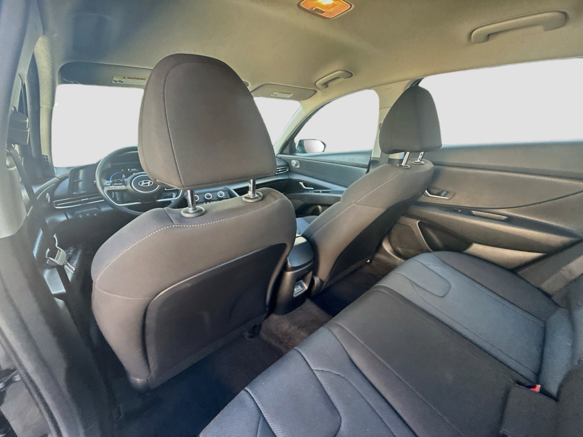 Used 2025 Hyundai Elantra SE FWD image 21
