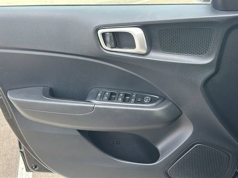 Used 2025 Hyundai Venue SEL FWD image 20