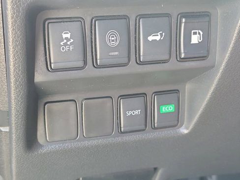 Used 2020 Nissan Rogue SV FWD image 26