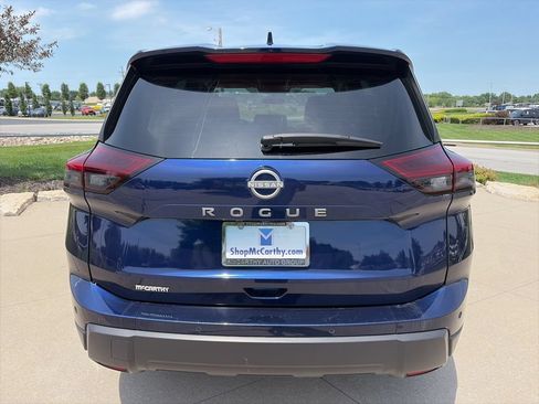 Used 2025 Nissan Rogue SV FWD image 14