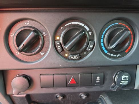 Used 2010 Jeep Wrangler Unlimited Sport AWD/4WD image 23