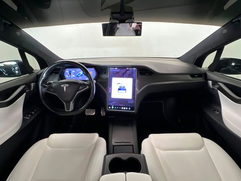 Used 2021 Tesla Model X Performance image 10