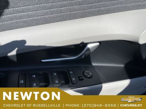 Used 2023 Hyundai Elantra Limited FWD image 9