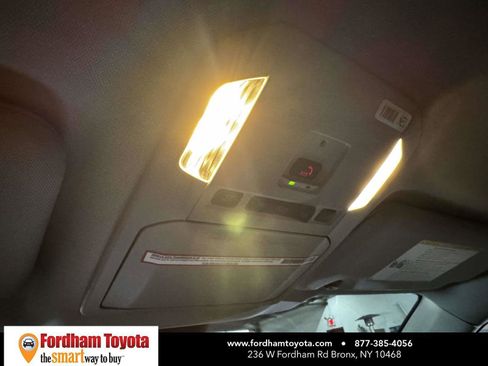 Used 2024 Toyota Highlander LE AWD/4WD image 27