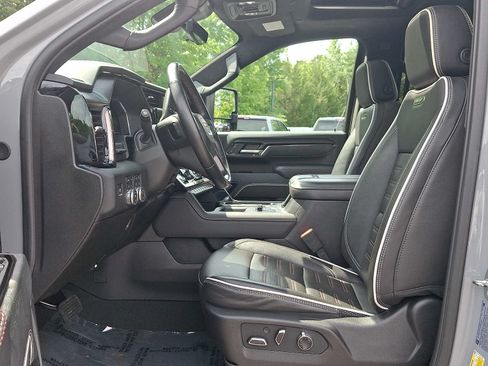 Used 2024 GMC Sierra 2500 AT4X AWD/4WD image 15