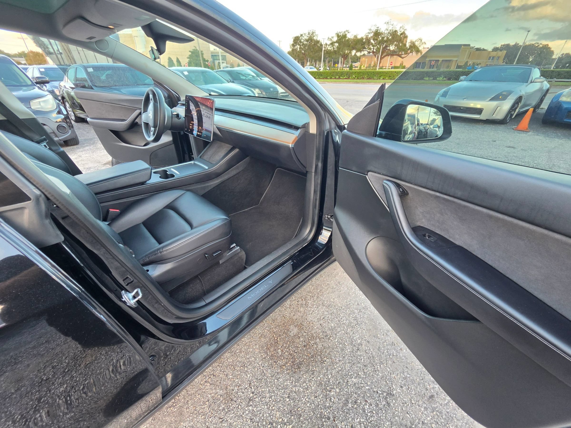 Used 2022 Tesla Model Y Performance AWD/4WD image 17