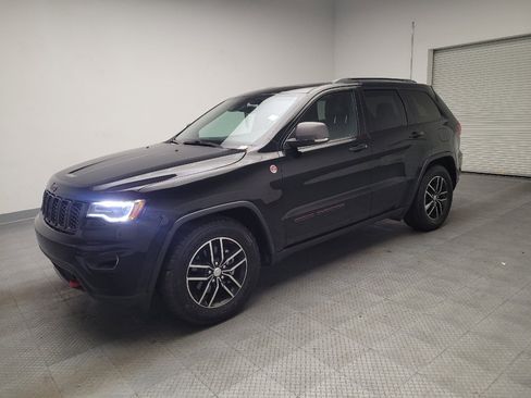 Used 2018 Jeep Grand Cherokee Trailhawk w/ Trailhawk Luxury Group AWD/4WD image 2