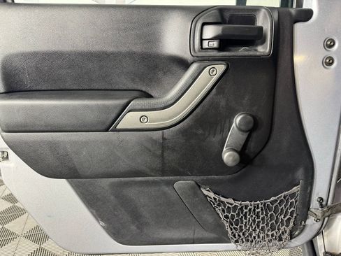 Used 2015 Jeep Wrangler Sport image 30