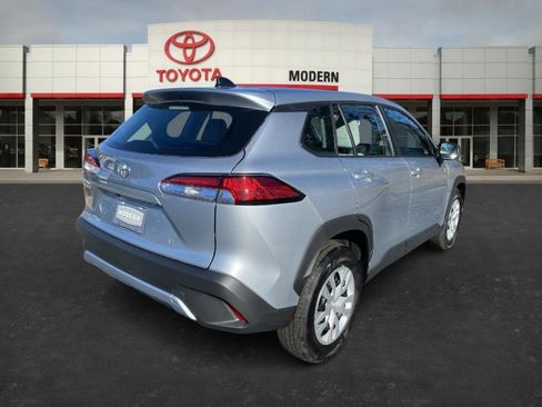 Certified 2025 Toyota Corolla Cross L image 5