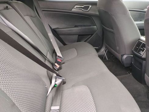 Used 2025 Kia Sportage LX image 24