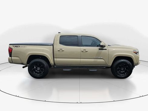 Used 2019 Toyota Tacoma TRD Sport RWD image 2