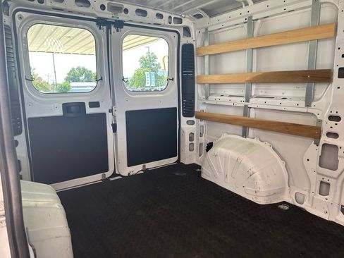 Used 2025 RAM ProMaster 2500 w/ U-Haul Equipment Group FWD image 15