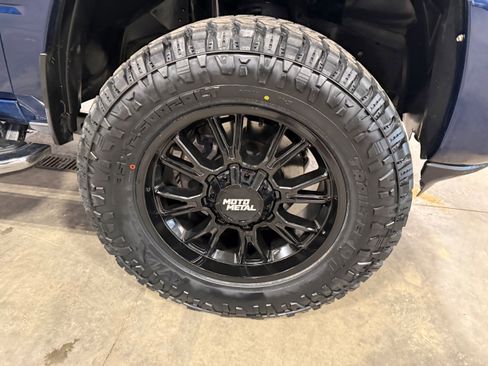 Certified 2024 RAM 2500 Big Horn w/ Sport Appearance Package image 4