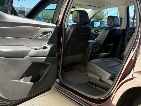Used 2019 Chevrolet Traverse Premier w/ Driver Confidence II Package FWD image 33