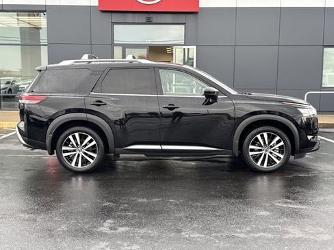 Certified 2024 Nissan Pathfinder Platinum w/ Cargo Package image 2