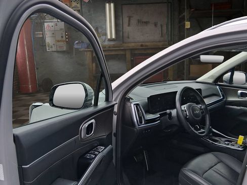 Used 2024 Kia Sorento SX FWD image 14