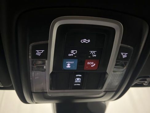 Used 2025 RAM 1500 Laramie AWD/4WD image 28
