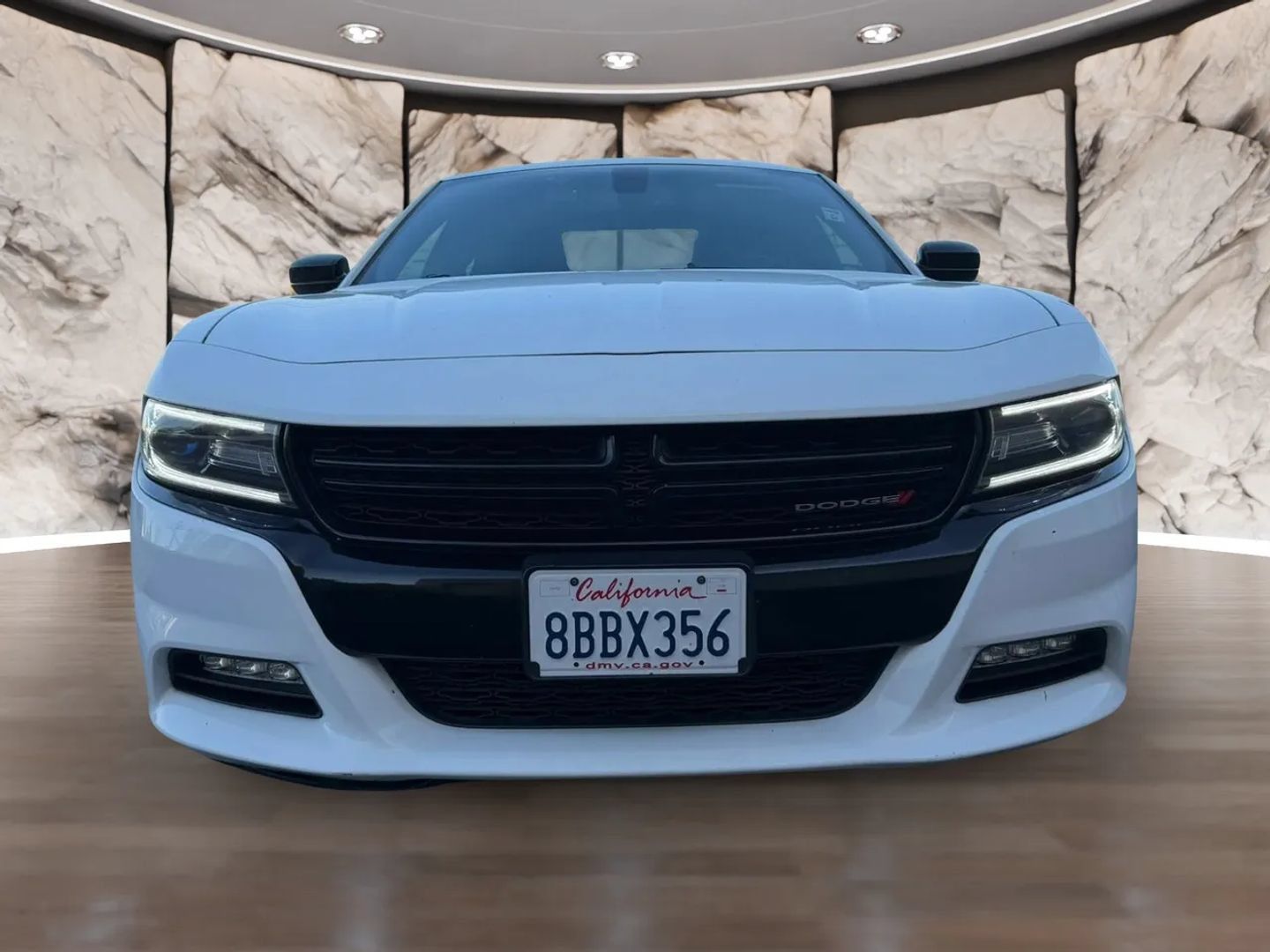 Used 2018 Dodge Charger R/T w/ Blacktop Package RWD image 2