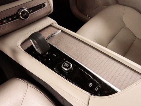 Used 2023 Volvo XC90 T8 Plus w/ Protection Package Premier image 30