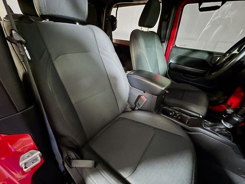 Used 2018 Jeep Wrangler Sport AWD/4WD image 25