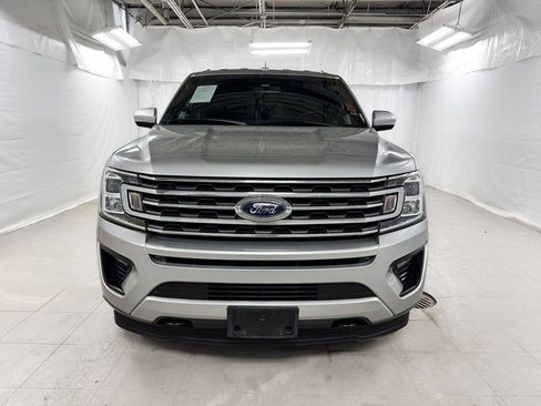Used 2019 Ford Expedition XLT w/ Equipment Group 202A AWD/4WD image 2
