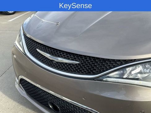 Used 2018 Chrysler Pacifica Limited w/ Advanced Safetytec Group image 30