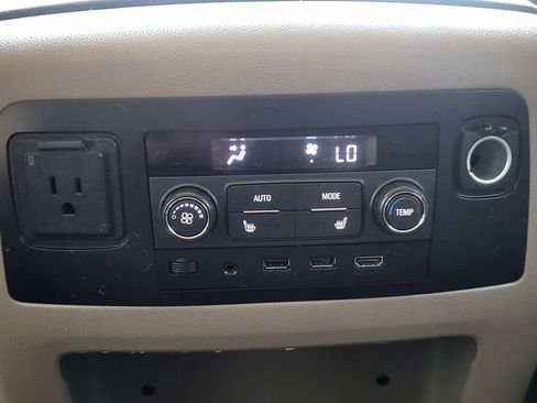 Used 2017 Chevrolet Suburban LT RWD image 34