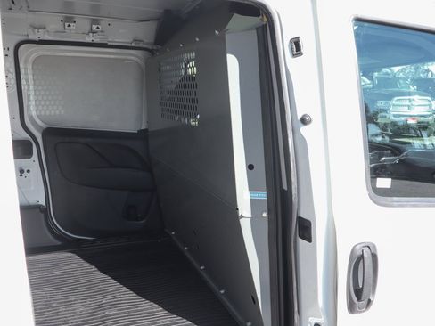 Used 2018 RAM ProMaster City Tradesman image 11