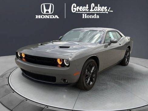 Used 2023 Dodge Challenger SXT w/ Blacktop Package AWD/4WD image 2