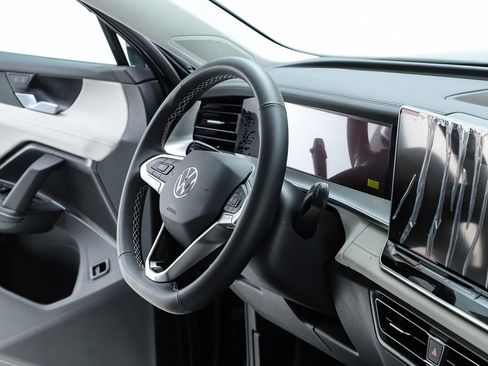 New 2026 Volkswagen Tiguan SE AWD/4WD image 35