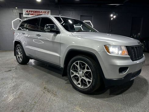Used 2012 Jeep Grand Cherokee Overland AWD/4WD image 7