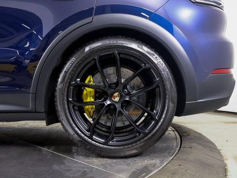 New 2025 Porsche Cayenne Turbo GT image 27