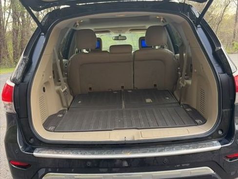 Used 2015 Nissan Pathfinder Platinum w/ Family Entertainment Package image 27