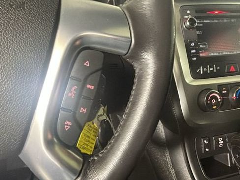 Used 2015 GMC Acadia SLE FWD image 16
