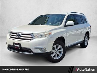 Used 2013 Toyota Highlander Plus FWD video 1