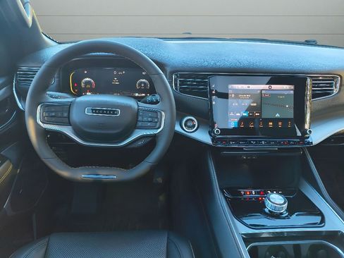 Used 2024 Jeep Wagoneer Series II image 34